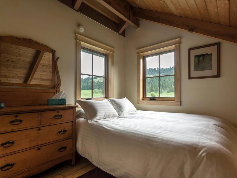 Queen bed in divided loft