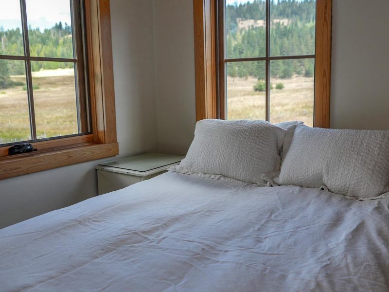 Queen bed in divided loft