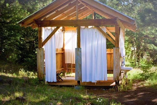 campground outdoor showers